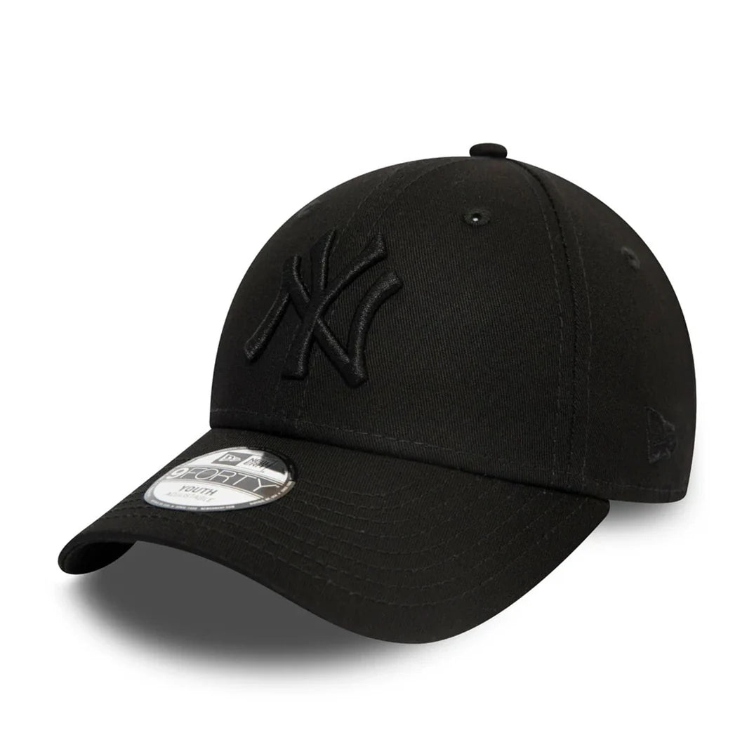 New Era Yankees Kids Black on Black 9FORTY Adjustable Cap
